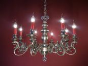 8 flammiger großer Drachenkopf Kronleuchter kräftige Nickelpatina