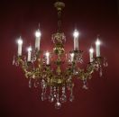 schöner Messing Kronleuchter, polierte Messingkugel und 3 Putten Figuren